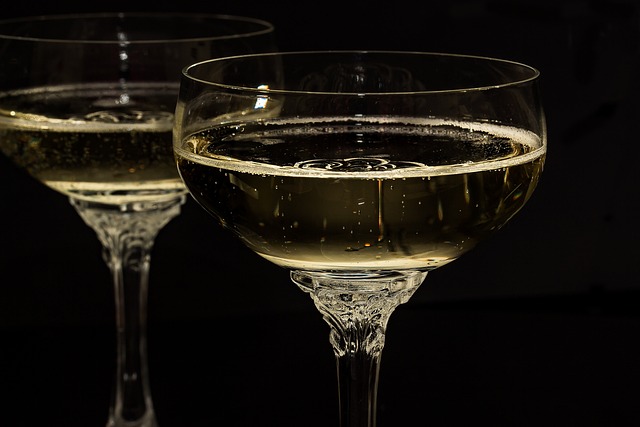Fra traditionelle til moderne: De nyeste tendenser inden for champagneglas